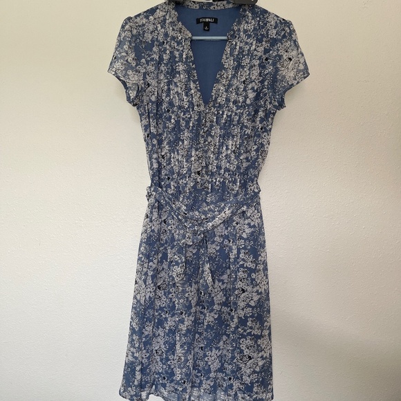 Dress - Picture 1 of 4